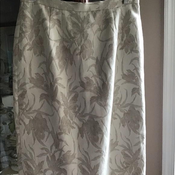 Three Piece Skirt Sets. - Picture 4 of 4